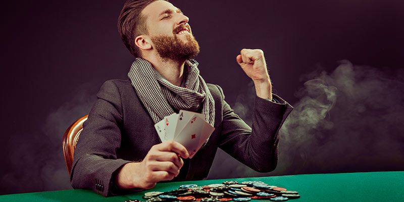 Cách cân đối giữa việc gọi cược và bỏ bài khi chơi poker
